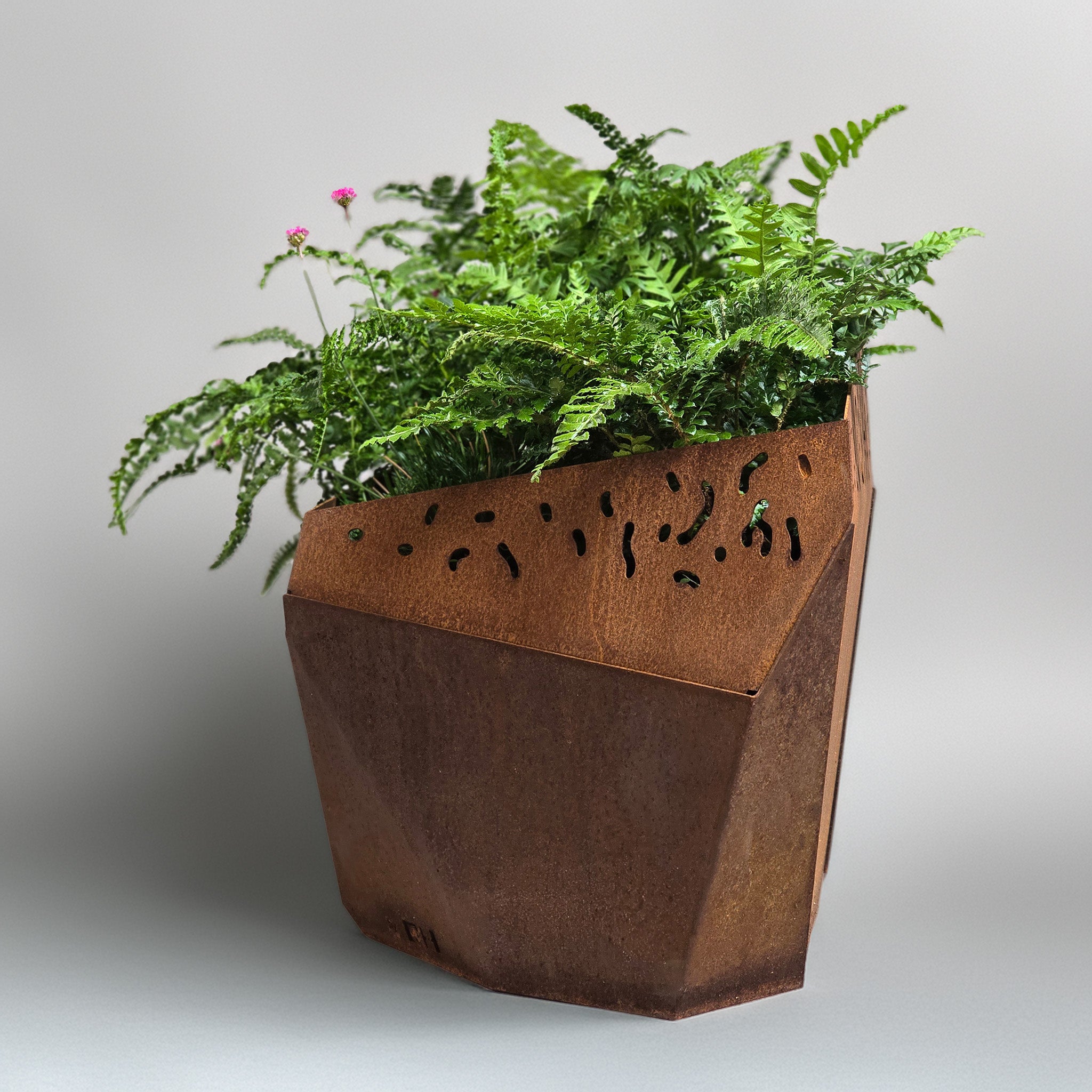 VESSL 1 - bred cortenkruka med Skärm