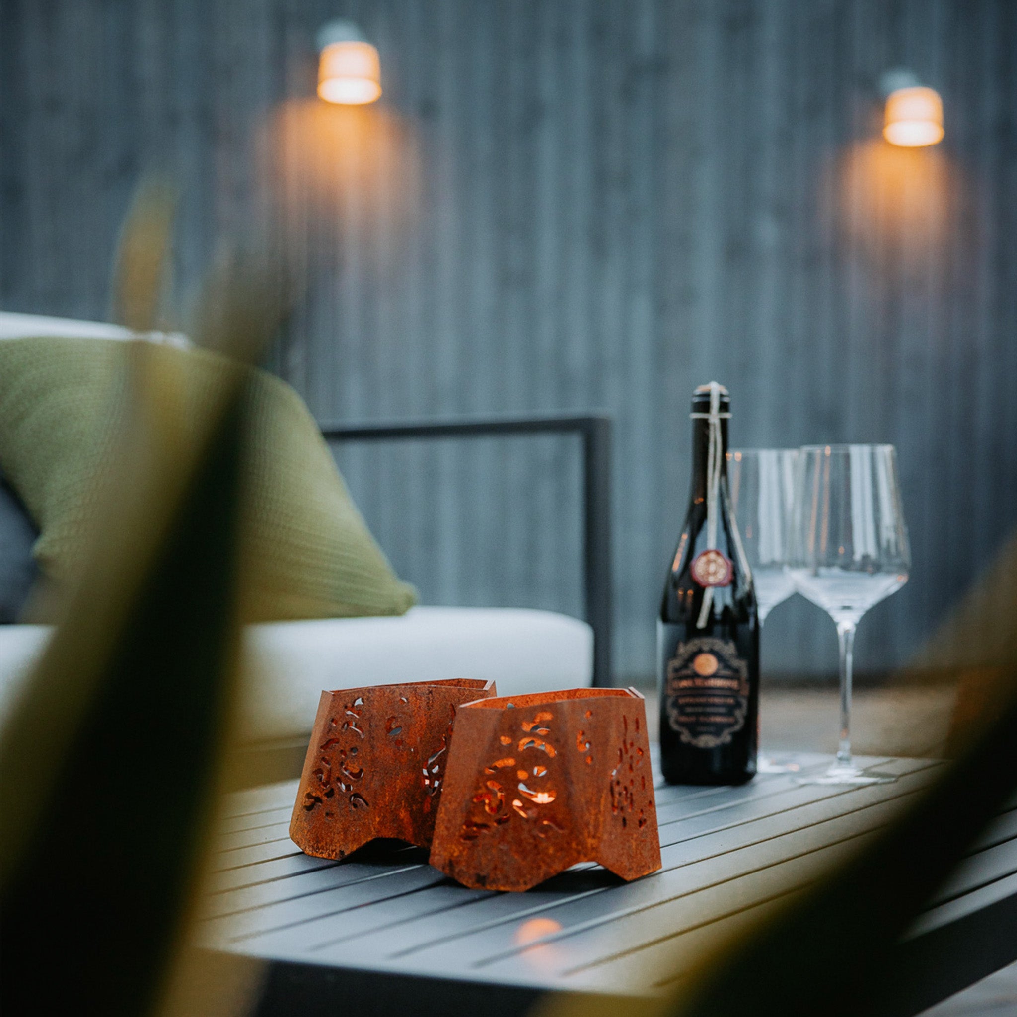 HEAT - Värmeljushållare i cortenstål för utomhusbruk