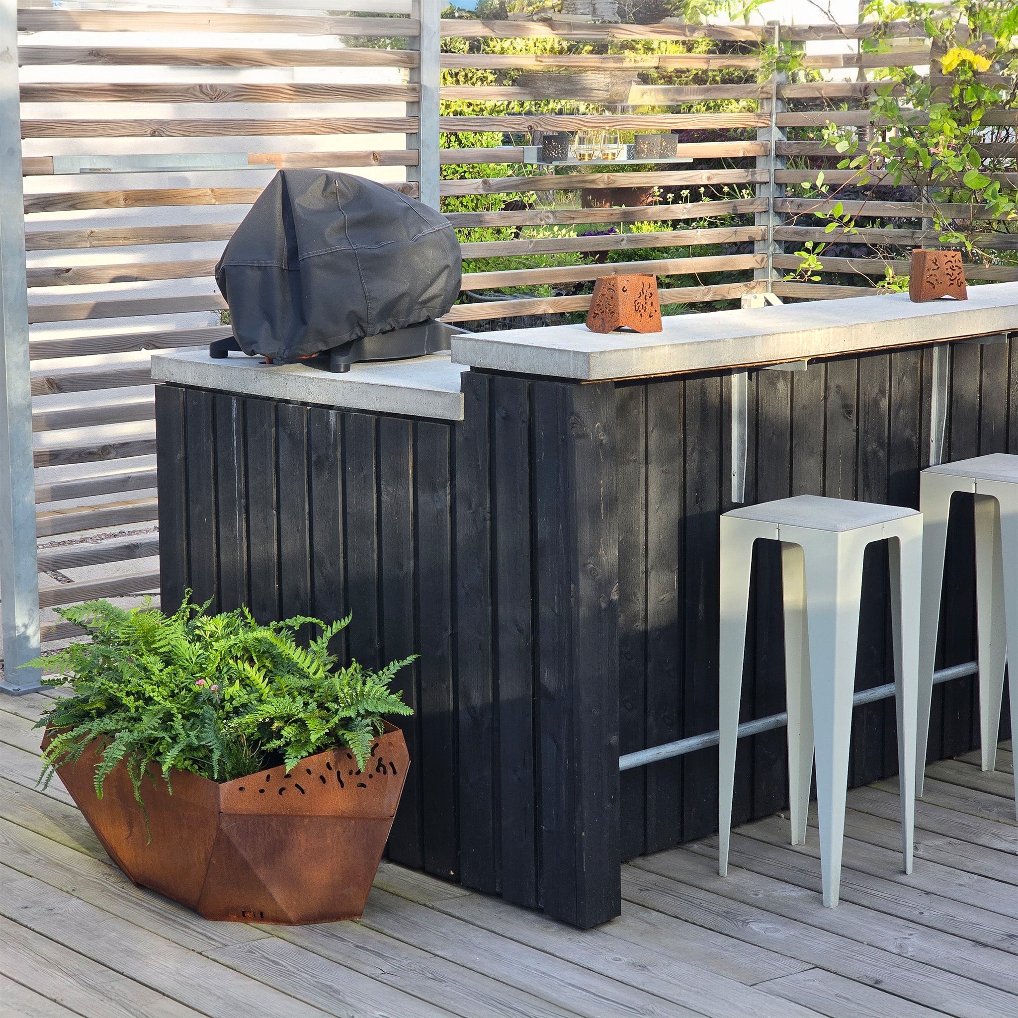 VESSL 1 - bred cortenkruka med Skärm