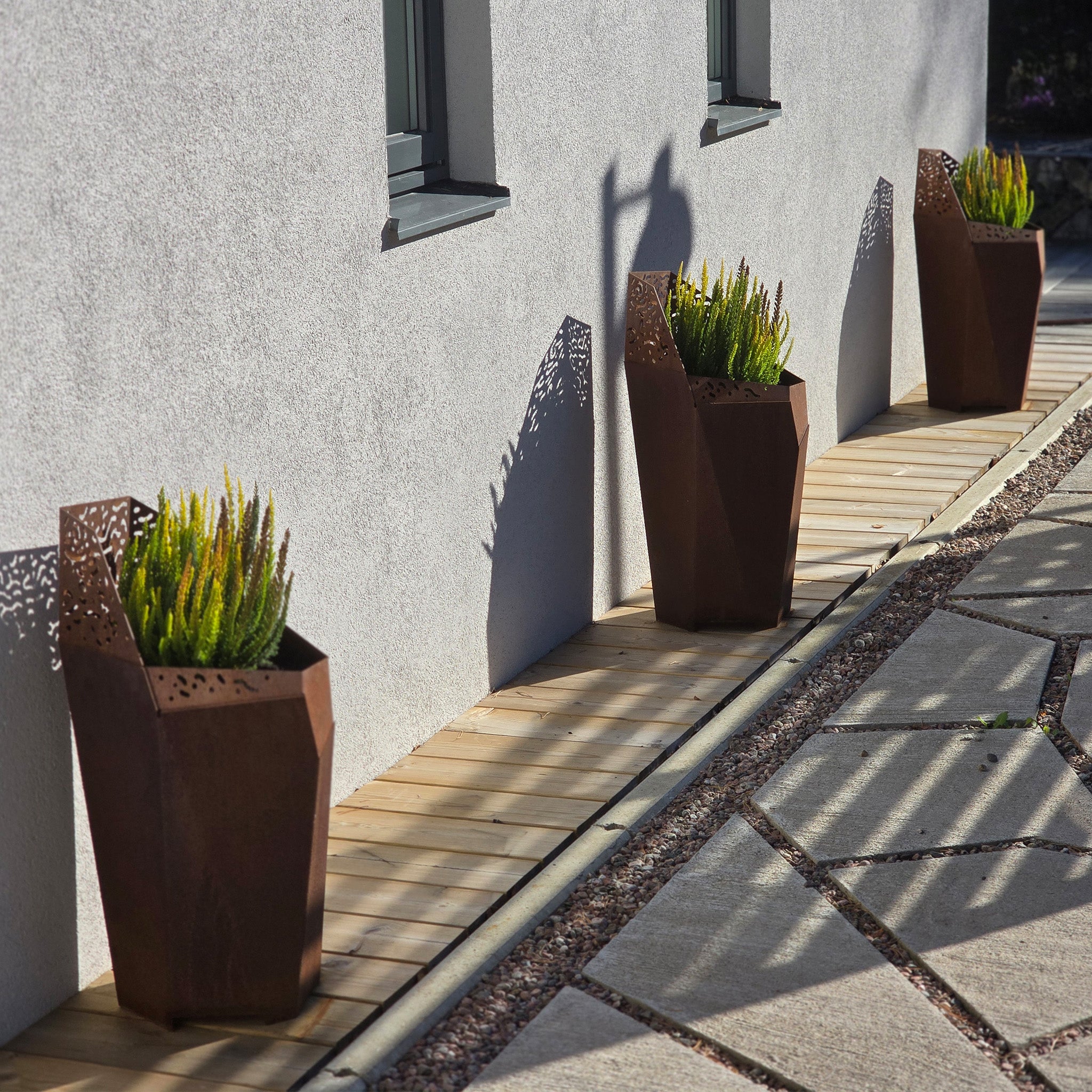 VESSL 2 - Hög kruka med skärm i Cortenstål