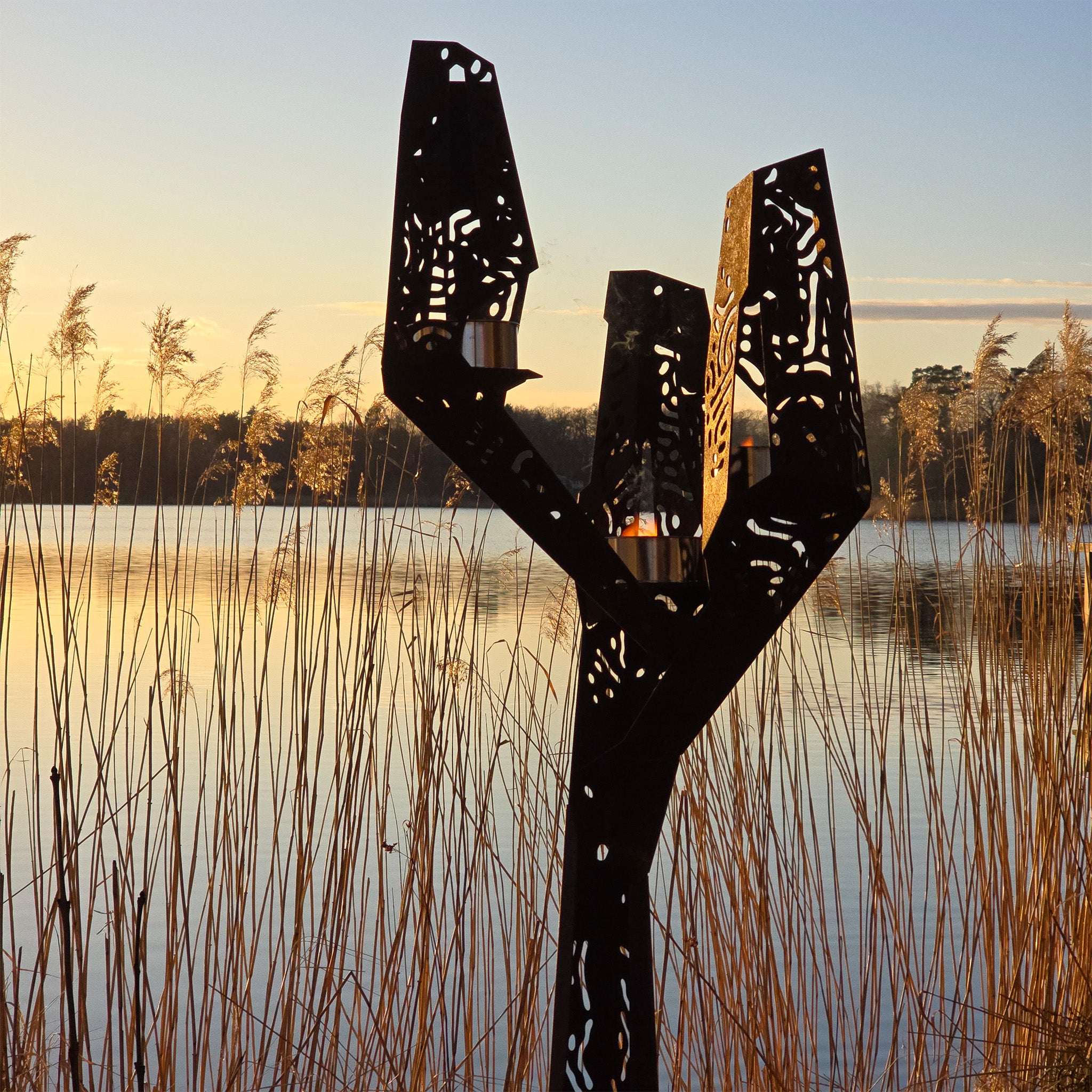 Trident - Kandelaber i cortenstål för utomhusbruk