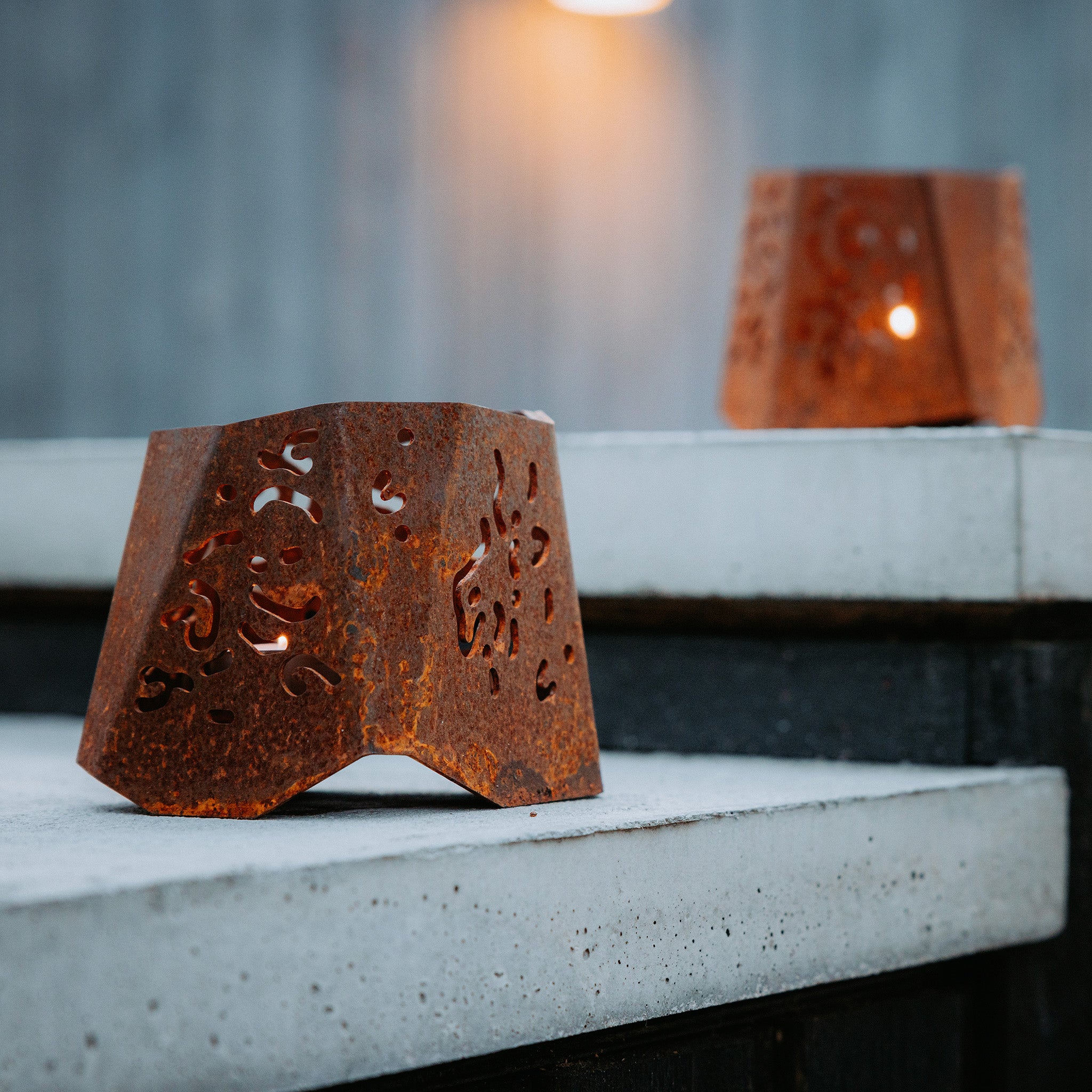 HEAT - Värmeljushållare i cortenstål för utomhusbruk