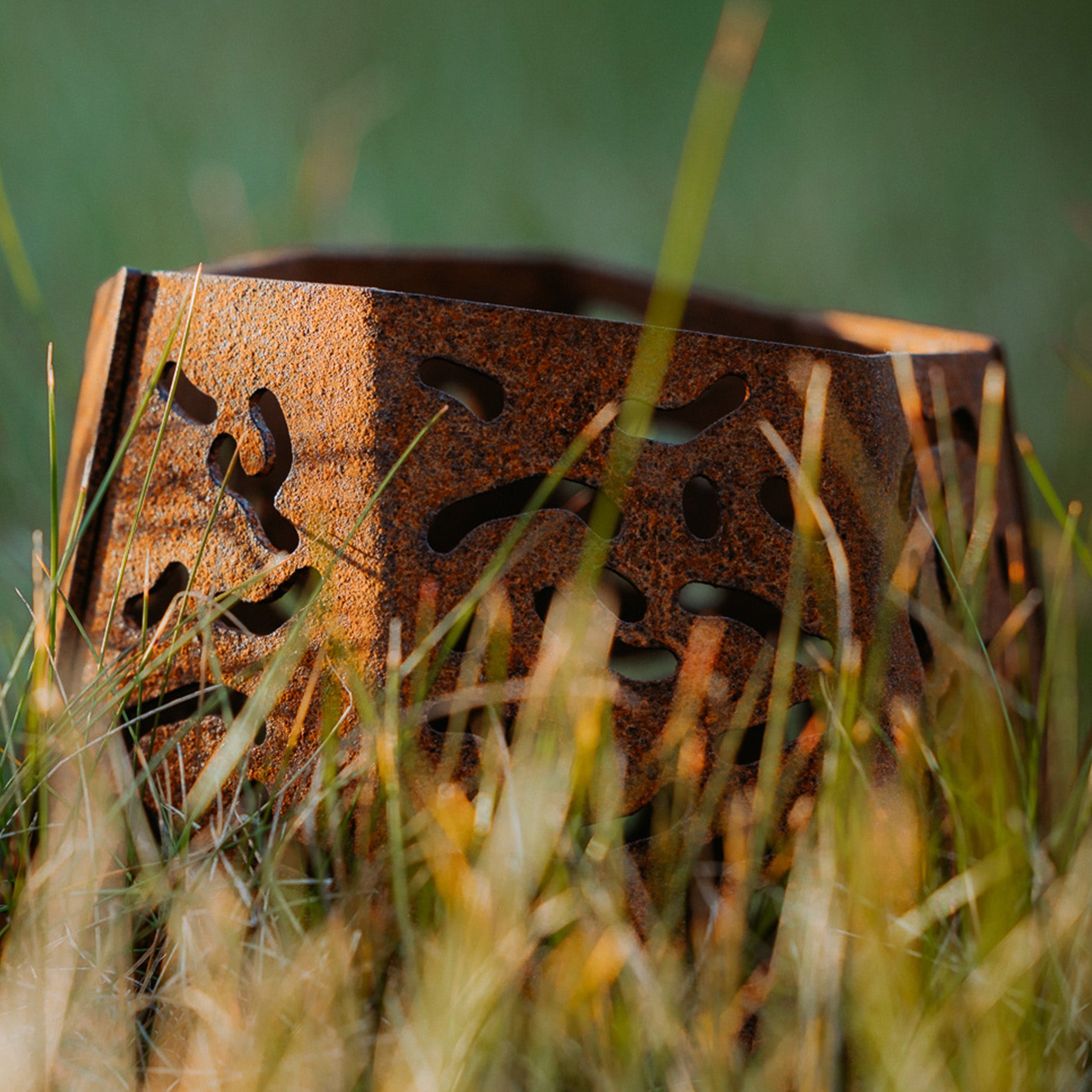 HEAT - Värmeljushållare i cortenstål för utomhusbruk