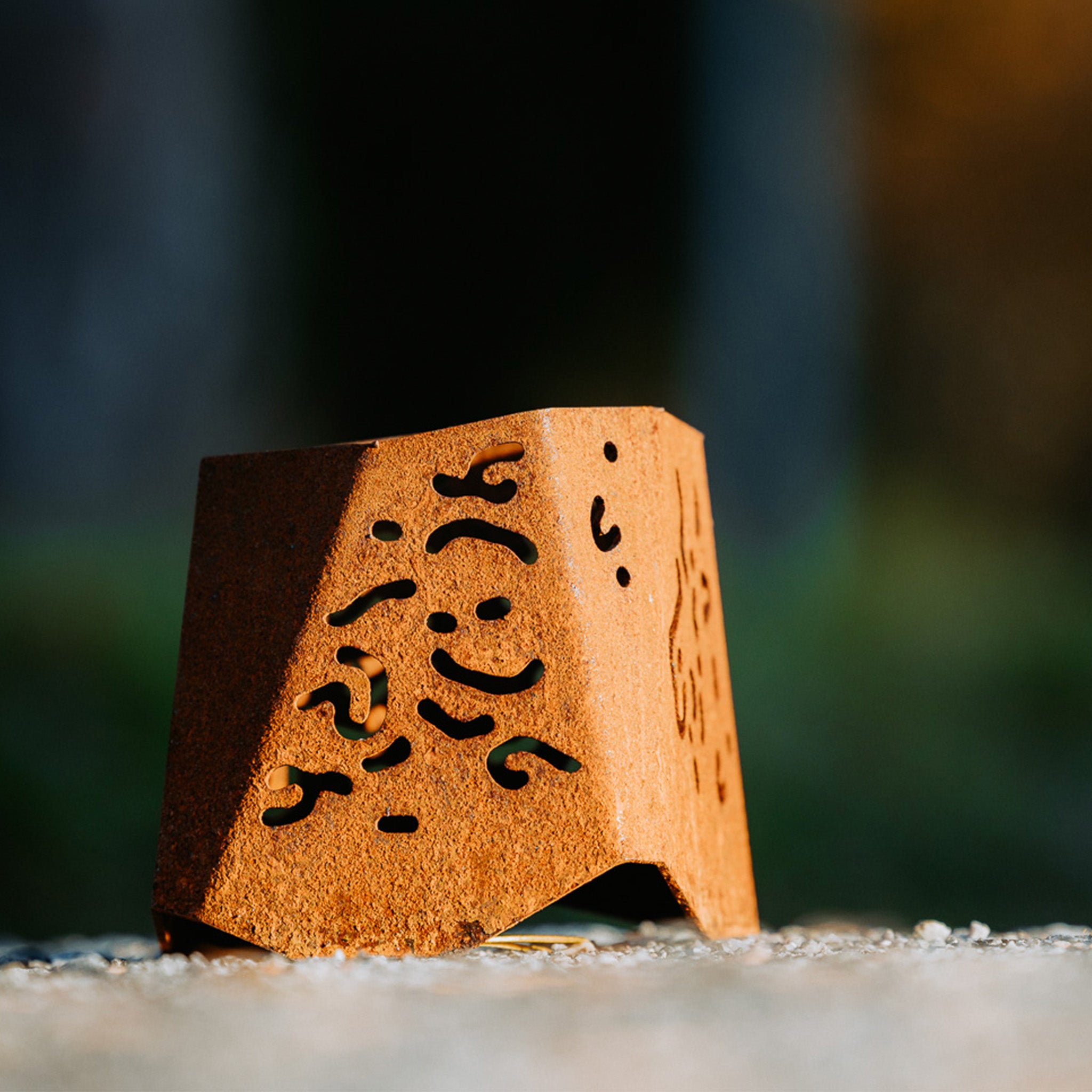 HEAT - Värmeljushållare i cortenstål för utomhusbruk