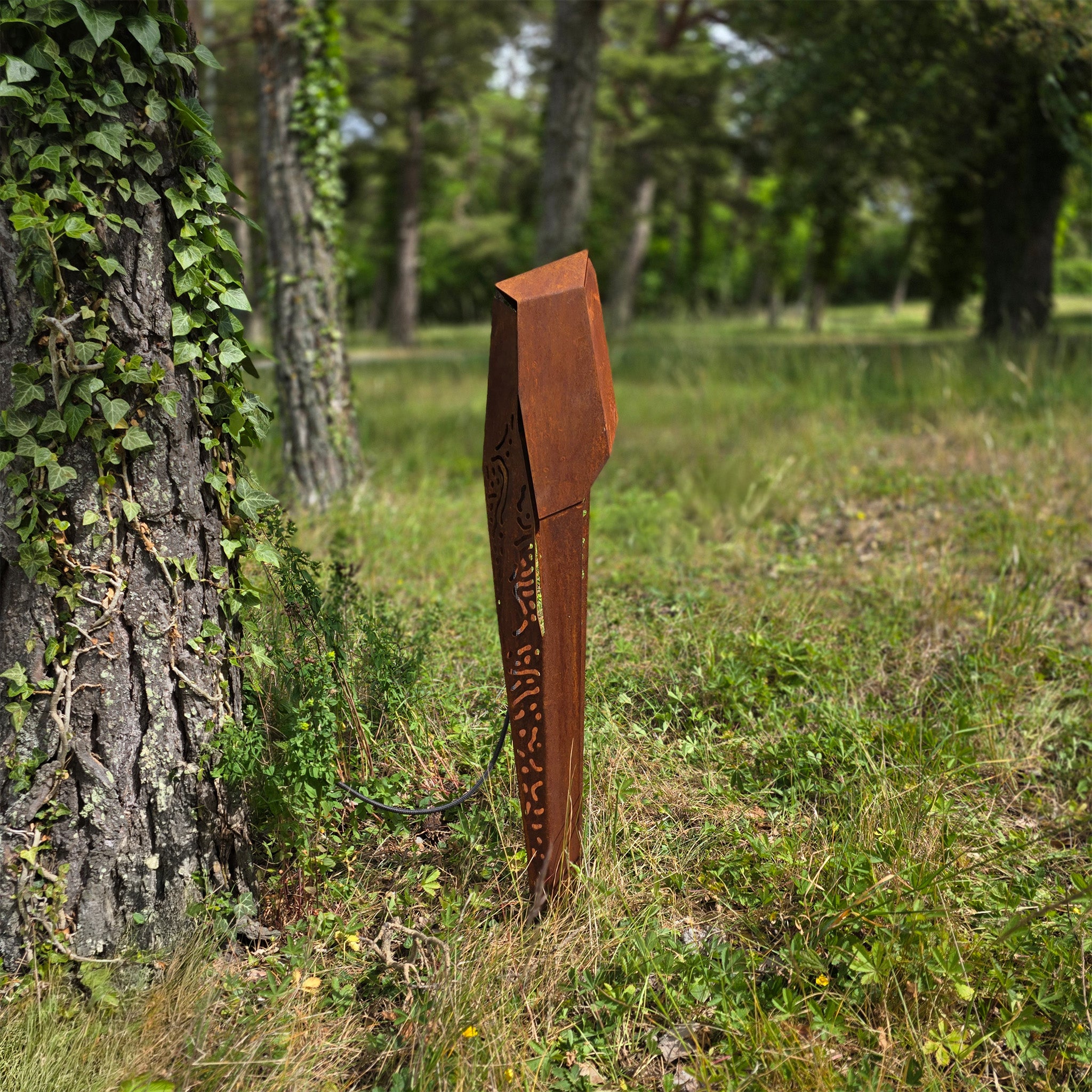 Lapid Column Tall – pollare i cortenstål