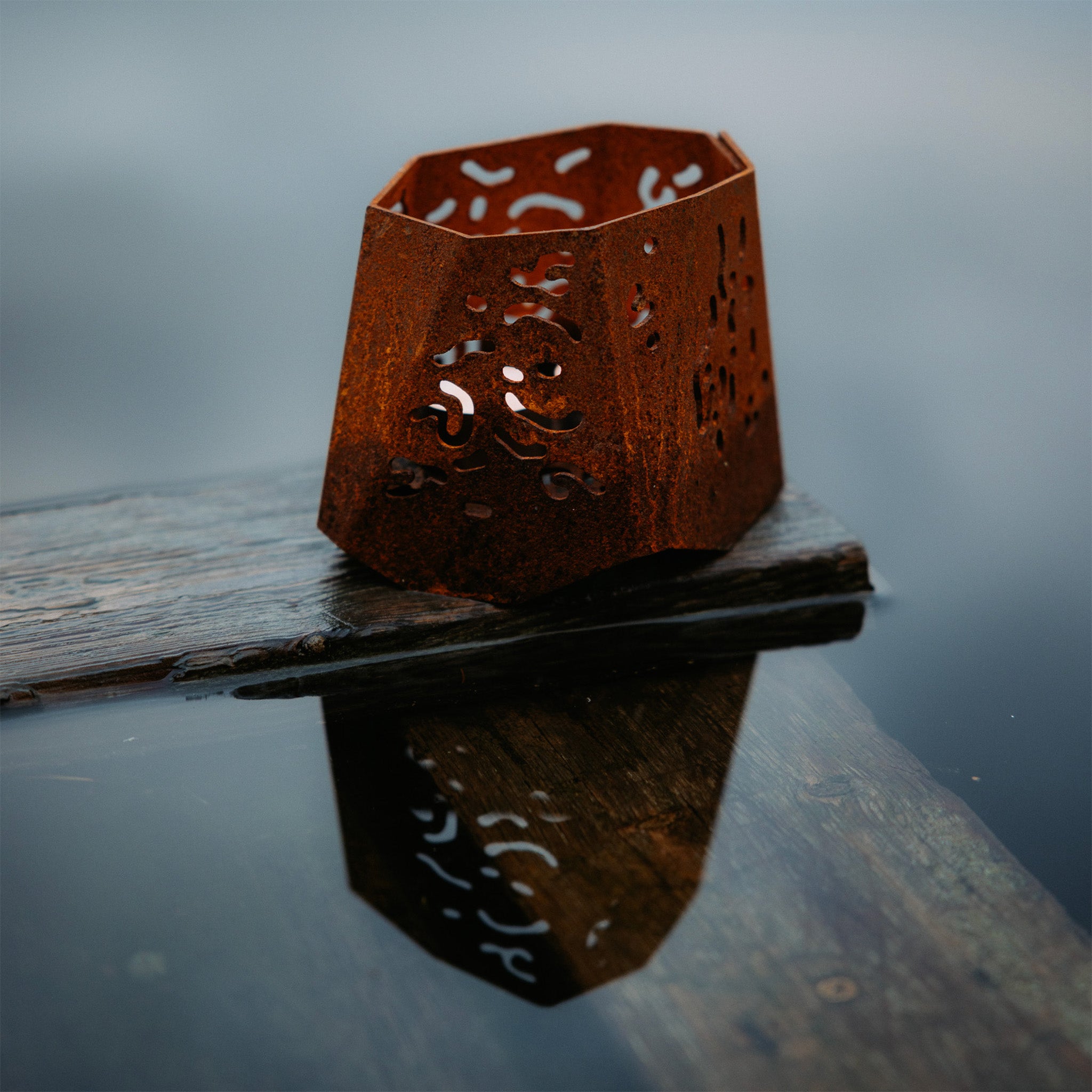 HEAT - Värmeljushållare i cortenstål för utomhusbruk